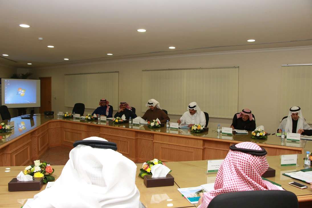 The Board of Trustees of Dar Al Uloom Discusses the Semi-Annual Report  and Admission Criteria