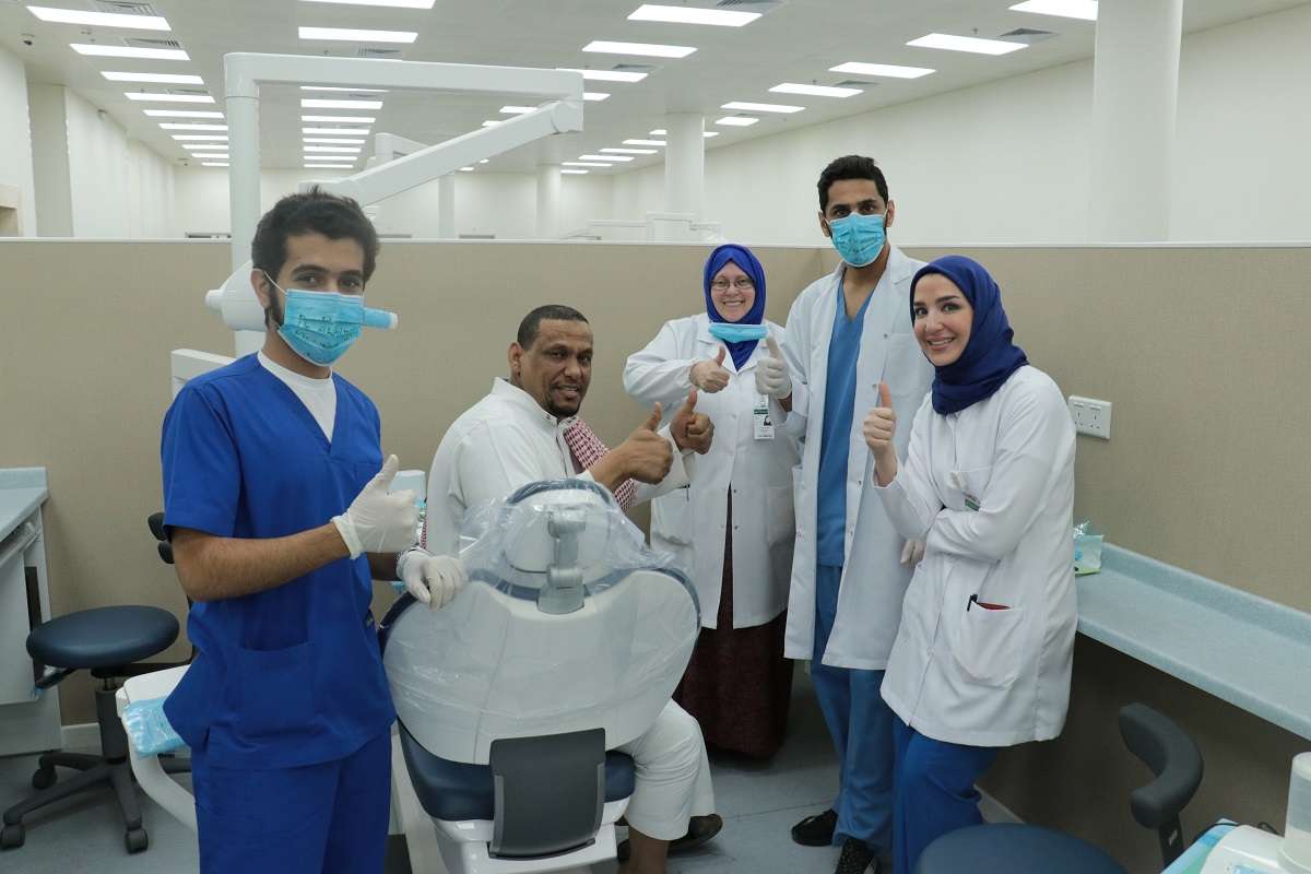 “College of Dentistry” organizes a program for examination and treatment of deaf club in Riyadh.