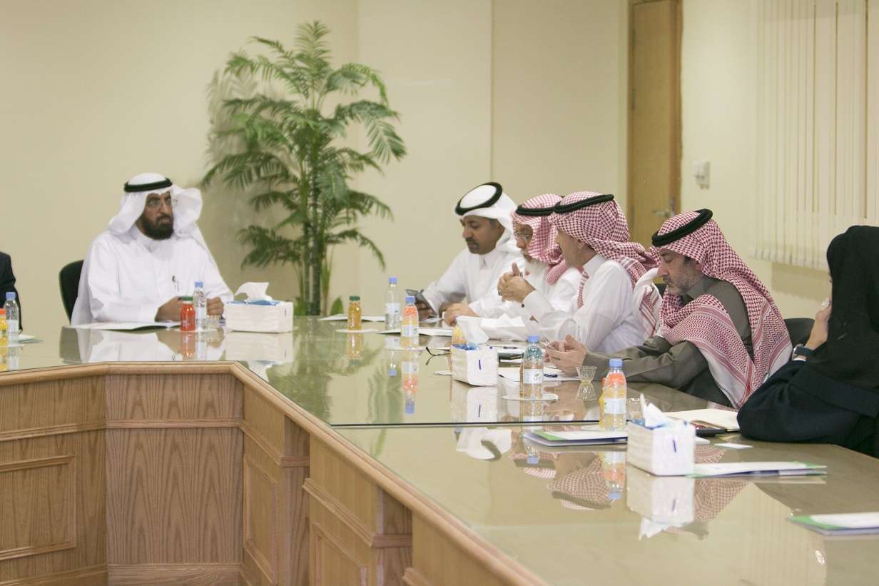 The Consultant Council of the College of Architectural Engineering and Digital Design holds its second meeting