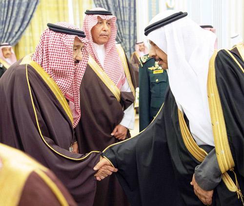 King Salman receives Saudi education officials, universities’ rectors and education leaders