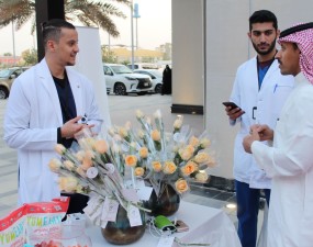 بمناسبة اليوم العالمي للسمنة المجلس الطلابي بكلية الطب ينظم حملة توعية في مركز شرفات الندى