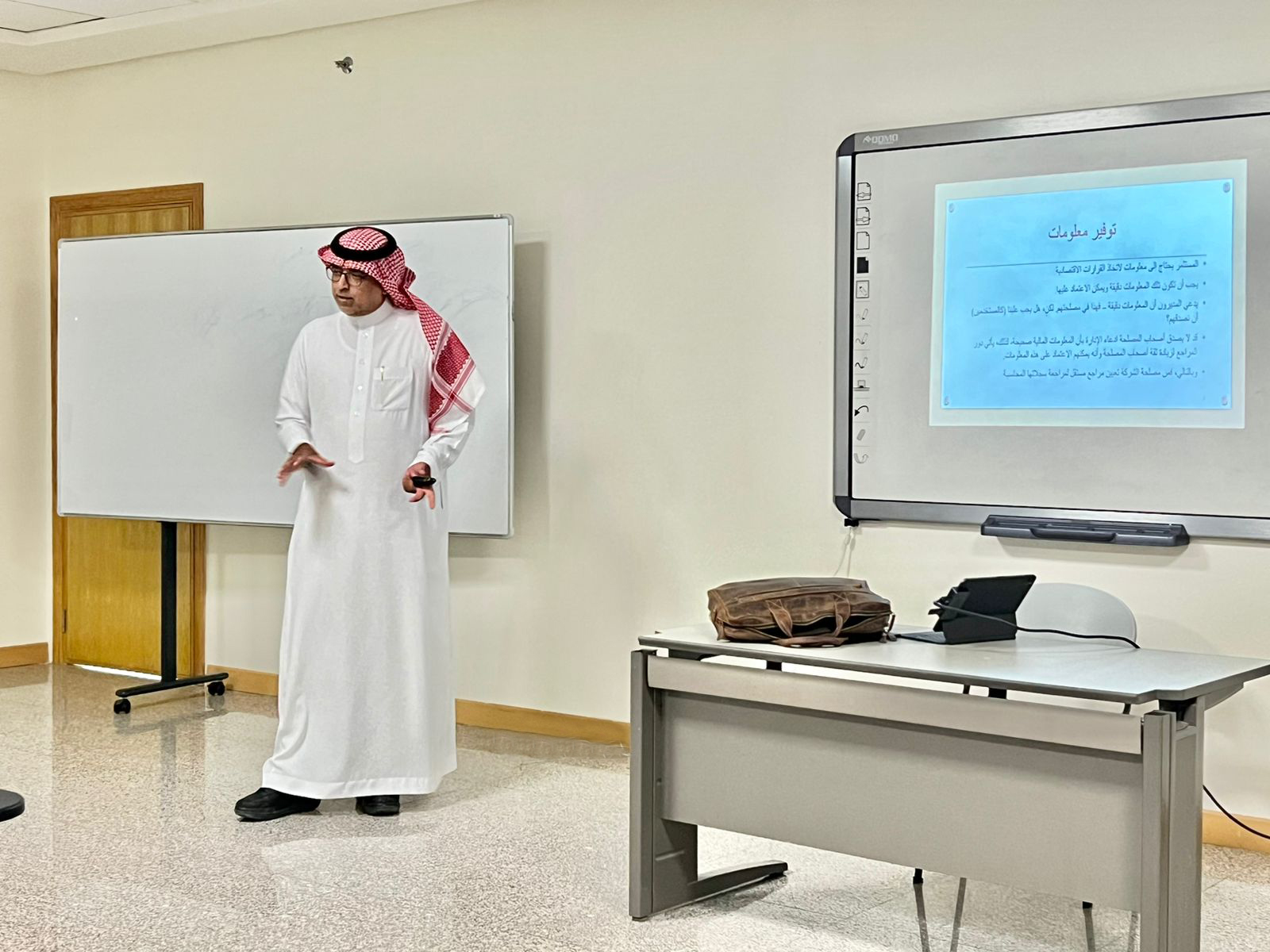 The Accounting Department at the College of Business Administration organized a lecture on “The External Auditors: Opportunities and Challenges”.