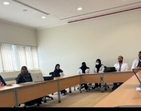 كلية الصيدلة والعلوم الطبية التطبيقية تقيم لقاء «صوتك مسموع» 