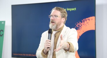 كلية الهندسة المعمارية تقيم محاضرة lmpact for Design. 