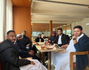 طلاب كلية الطب يحتفلون بختام أنشطة الفصل الدراسي الأول.