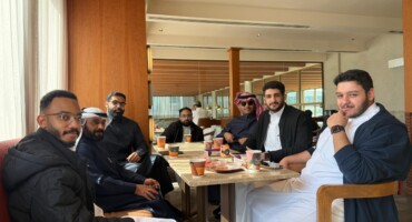 طلاب كلية الطب يحتفلون بختام أنشطة الفصل الدراسي الأول. 
