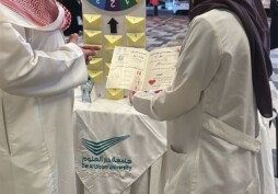 قسم التمريض ينظم فعالية للتوعية بهشاشة العظام في مجمع شرفات الندى