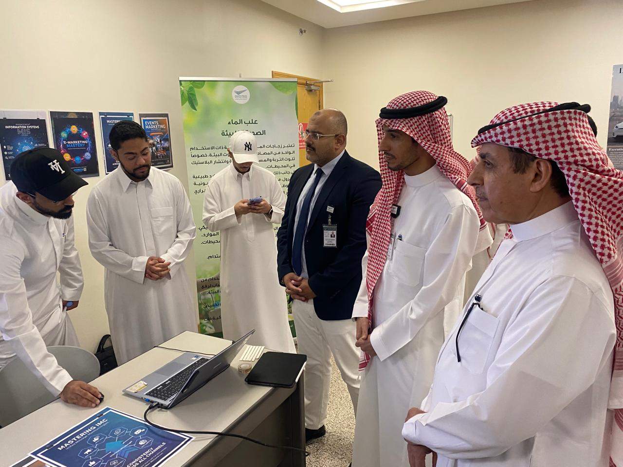 معرض مشروعات طلبة قسم التسويق الفصل الدراسي الأول 2025/2026