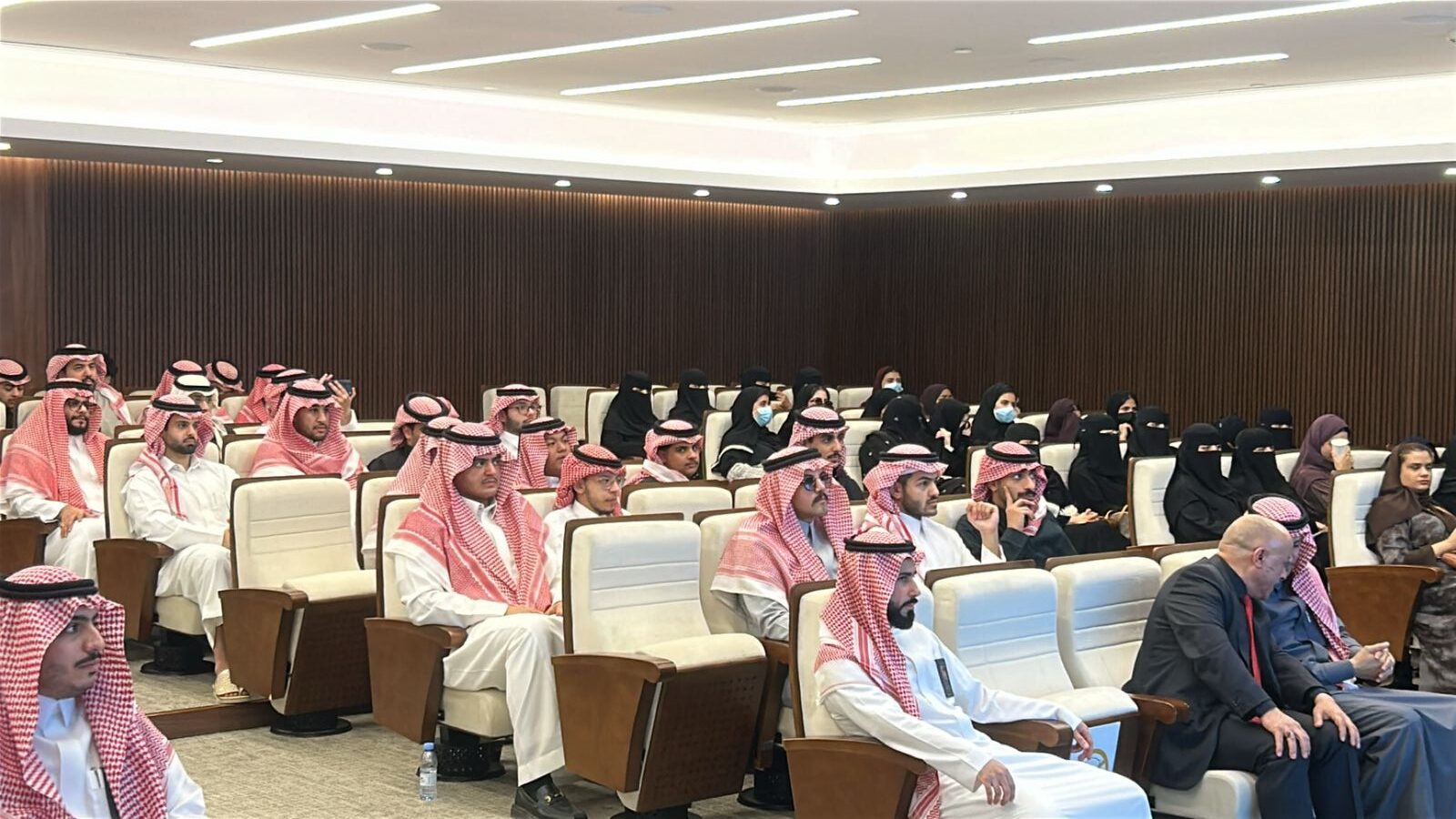 زيارة لهيئة الزكاة والضريبة والجمارك