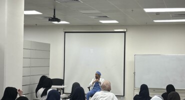 وحدة خدمة المجتمع بكلية طب الأسنان بالتضامن مع المجلس الطلابي