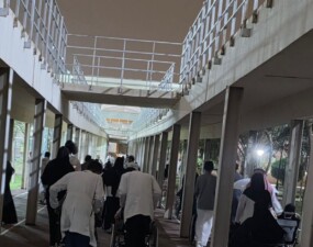 قسم التمريض يزور جمعية لأجلهم
