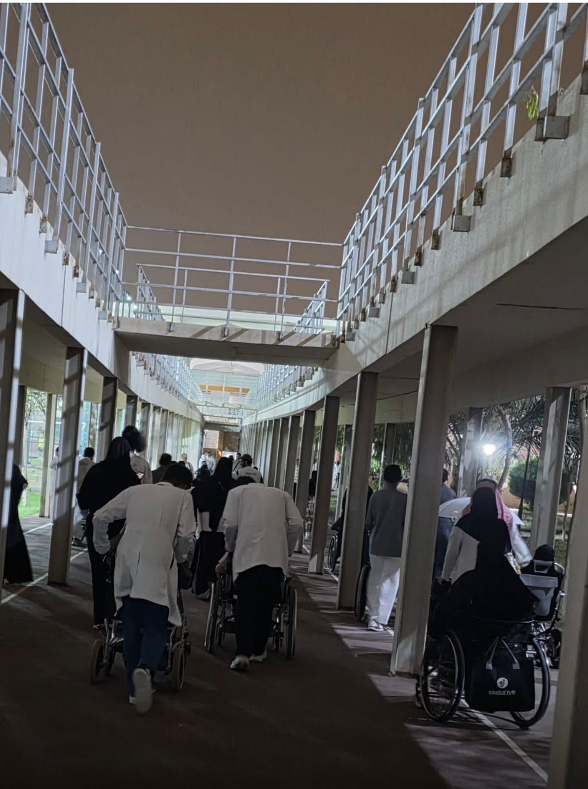 قسم التمريض يزور جمعية لأجلهم